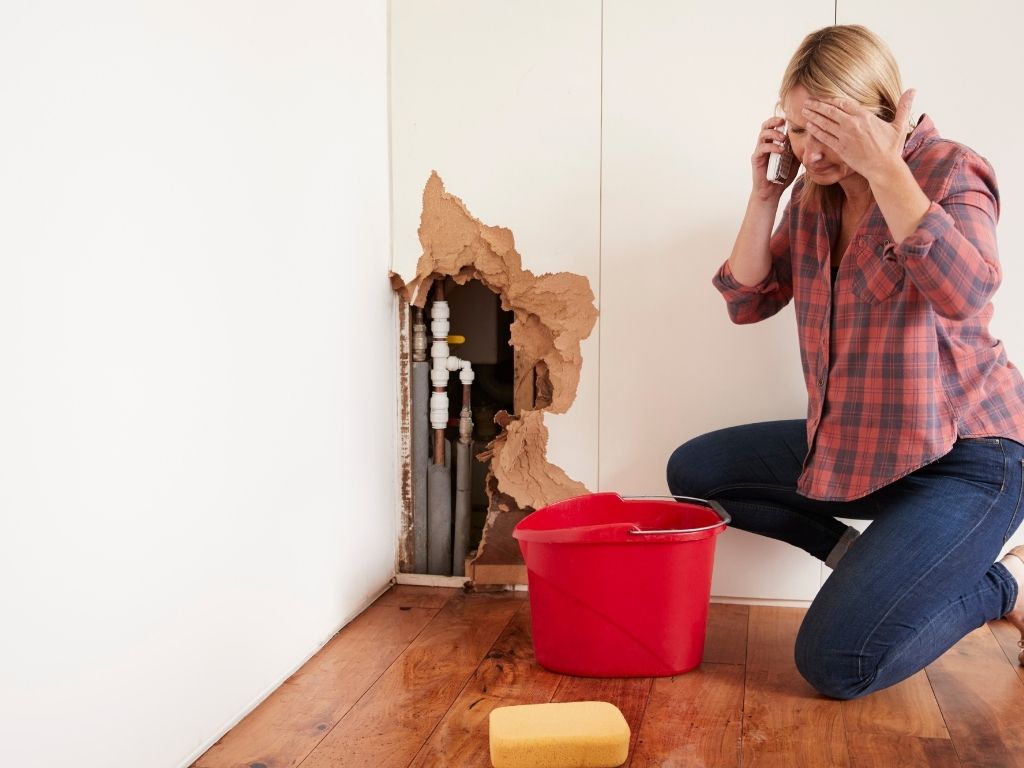Notdienst Sanitär – Was tun bei Rohrbruch?